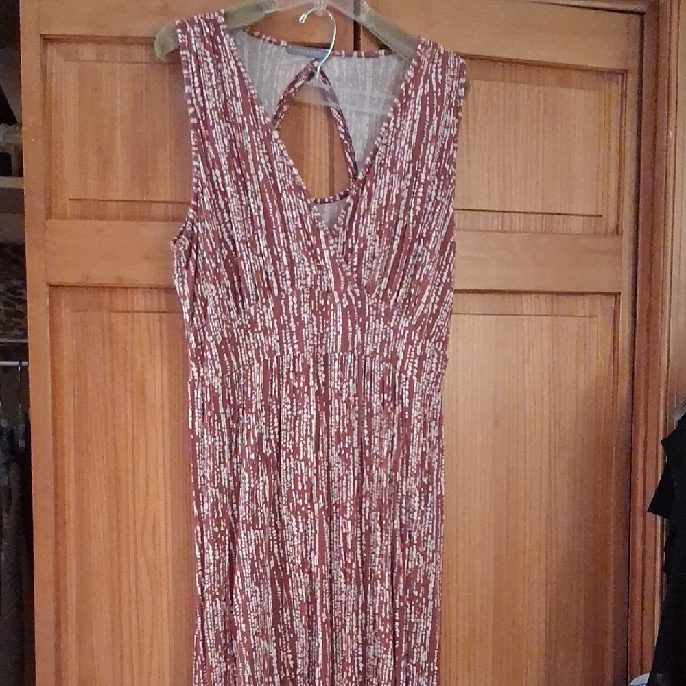 Loveappella Sleeveless Maxi Dress in Red and White